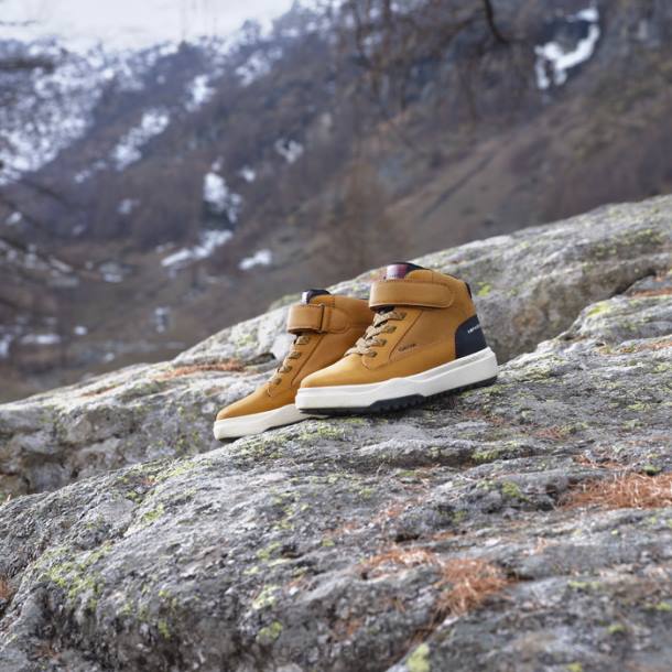 Geox 0ZTB1986 Dark Yellow/Black Bunshee Abx Boy